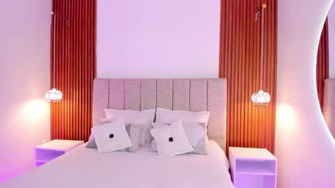 kloe sofia online show from October 9, 1:31 pm