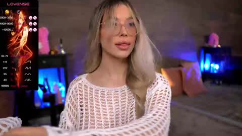 Snapshot of kyliejoyce chatting on February 24, 10:03 pm Kylie online show from February 24, 10:03 pm