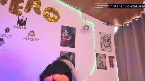   online show from May 18, 8:25 pm