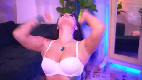 Kylie online show from July 20, 8:00 pm