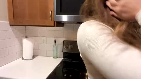 Snapshot of kyliemiley chatting on January 9, 6:59 am Kylie online show from January 9, 6:59 am