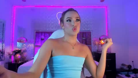 Kylie online show from November 22, 4:44 am