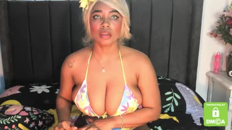 kylie white boobs online show from March 12, 10:50 pm