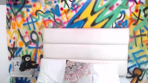 Kylie online show from January 4, 11:33 am