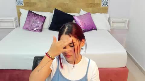 Snapshot of kyliiebaker chatting on February 25, 11:53 am Kylie online show from February 25, 11:53 am