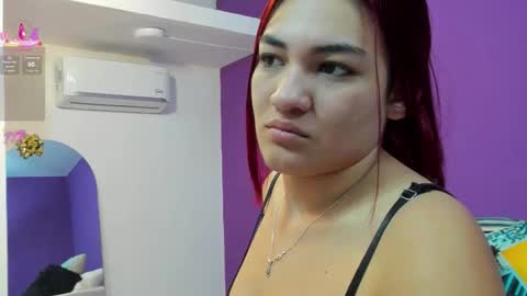 Snapshot of kyliiebaker chatting on March 6, 11:17 am Kylie online show from March 6, 11:17 am