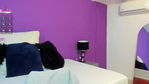 Snapshot of kyliiebaker chatting on March 11, 11:49 am Kylie online show from March 11, 11:49 am