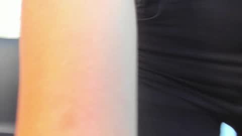 Snapshot of kyliiebaker chatting on March 30, 10:16 am Kylie online show from March 30, 10:16 am