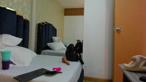 Snapshot of kyliiebaker chatting on April 1, 1:41 pm Kylie online show from April 1, 1:41 pm