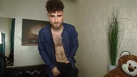 KyloEast online show from April 25, 1:41 pm