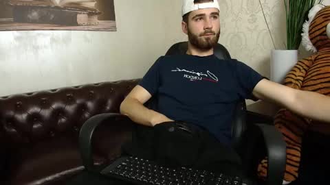 KyloEast online show from June 4, 4:18 am