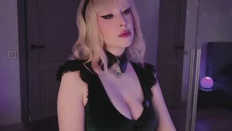 Kate online show from May 13, 1:08 pm