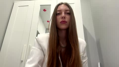 Snapshot of kymberlyrosenlof chatting on March 31, 1:18 am Selena online show from March 31, 1:18 am