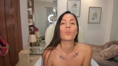 Snapshot of kymberlysweet chatting on January 5, 2:52 pm Kymberly online show from January 5, 2:52 pm