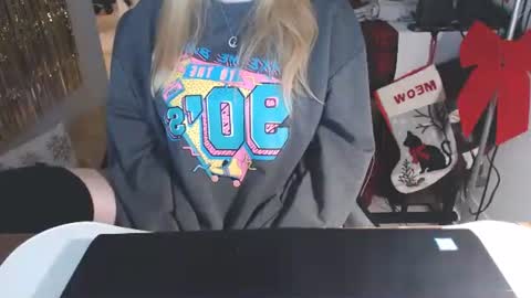 Snapshot of kymchi chatting on January 17, 11:08 pm Check Out My NSFW OnlyFans Link On Bio online show from January 17, 11:08 pm