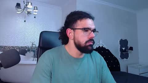 KysonRhodes online show from December 18, 5:24 am