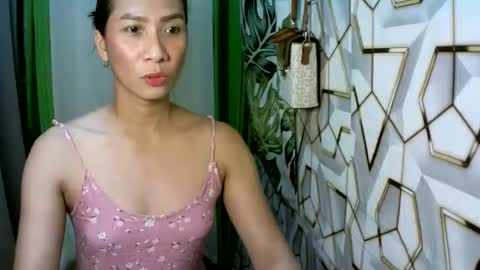 kyutshyne online show from May 8, 8:47 pm
