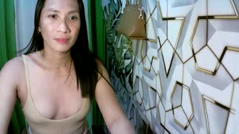kyutshyne online show from May 17, 8:38 pm