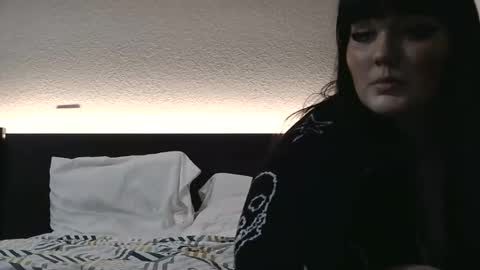 Lily online show from May 18, 4:40 am