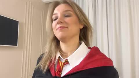 lina online show from October 15, 10:21 pm