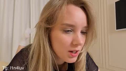 lina online show from October 28, 10:12 pm