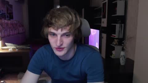 l1onkennedy online show from March 25, 8:15 pm