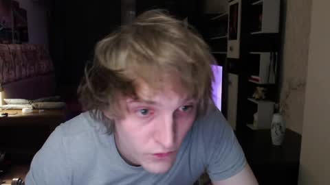 l1onkennedy online show from April 2, 9:12 pm