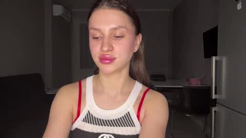 l1ps_stick online show from April 2, 4:26 pm