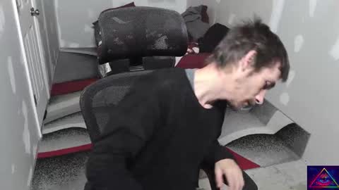 l1v1nth3dr3am online show from November 12, 4:40 pm