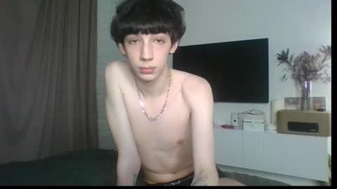 Snapshot of l8199 chatting on January 17, 5:34 am liam online show from January 17, 5:34 am