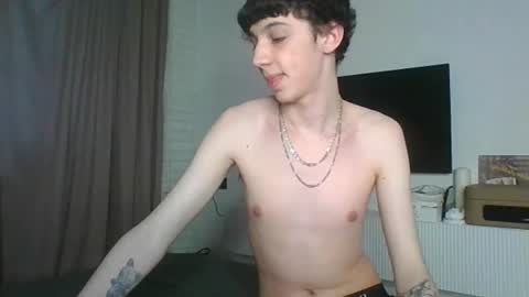 Snapshot of l8199 chatting on February 2, 1:32 pm liam online show from February 2, 1:32 pm