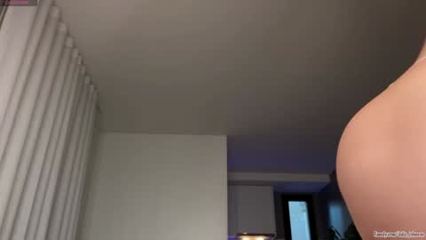 Julie online show from November 2, 7:00 am