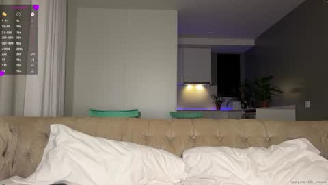 Julie online show from November 8, 7:19 am