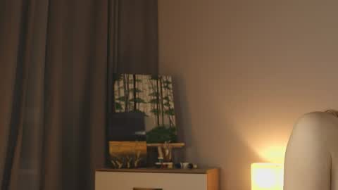 Snapshot of la_belle_ chatting on October 5, 6:06 pm Alice online show from October 5, 6:06 pm