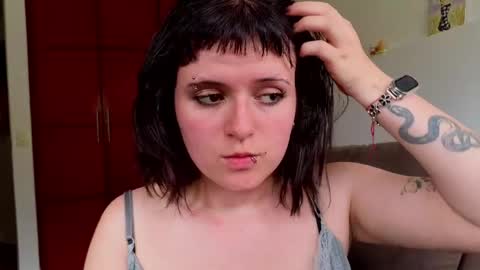 Snapshot of la_femme_fatale_ chatting on April 11, 7:51 pm Hanna FREE ONLYFANS online show from April 11, 7:51 pm
