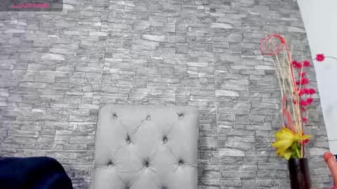 la_indiia online show from December 13, 11:34 am