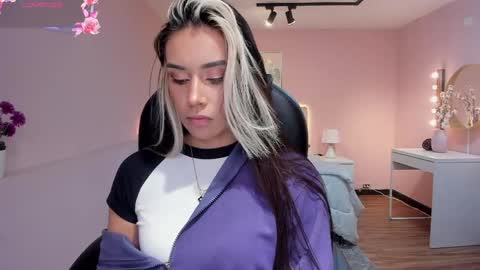 T A T I A N A online show from June 9, 11:33 am