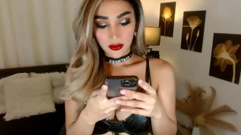 Snapshot of la_patrona18 chatting on March 20, 3:00 am ISABEL online show from March 20, 3:00 am