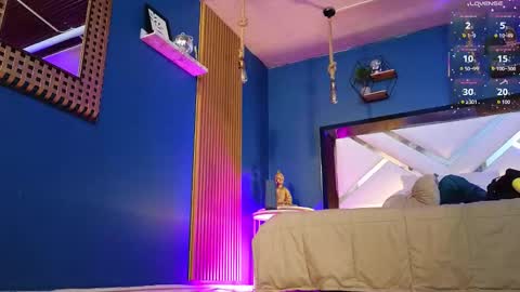 Snapshot of laady_brownn chatting on September 27, 11:37 am Cris online show from September 27, 11:37 am