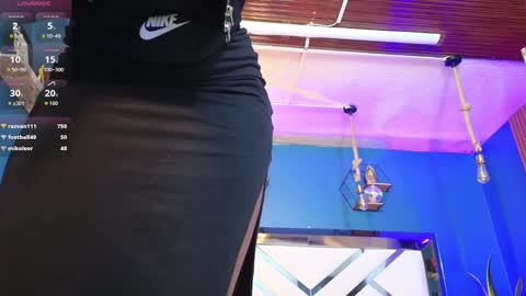 Snapshot of laady_brownn chatting on October 18, 11:00 am Cris online show from October 18, 11:00 am