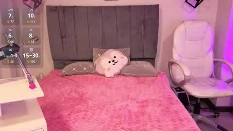  L A R A   online show from October 30, 8:09 pm