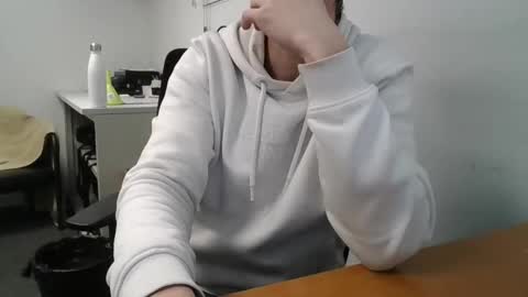 Snapshot of labelette007 chatting on February 6, 9:34 am labelette007 online show from February 6, 9:34 am