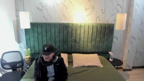 labrinthteasing online show from January 13, 12:10 pm