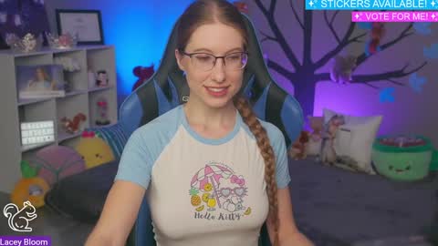 Snapshot of laceybloom chatting on January 9, 2:11 am Lacey Bloom online show from January 9, 2:11 am