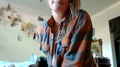 lacybell online show from September 25, 4:11 pm