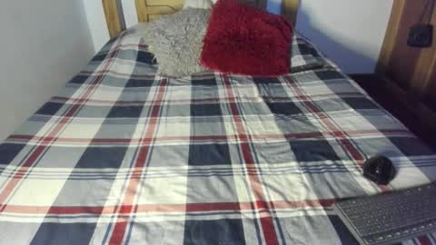 Akyra  online show from October 22, 12:05 pm