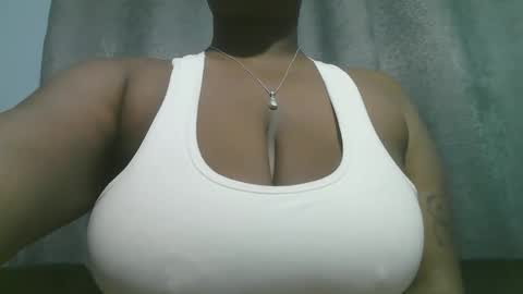 Snapshot of lady_dearra chatting on September 10, 1:38 am lady_dearra online show from September 10, 1:38 am