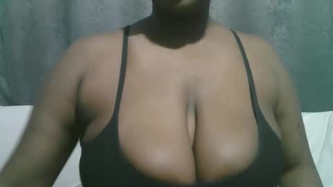 Snapshot of lady_dearra chatting on September 16, 2:12 am lady_dearra online show from September 16, 2:12 am