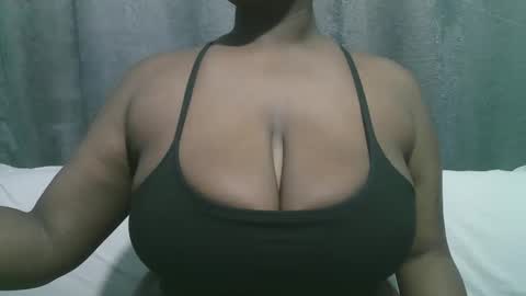 Snapshot of lady_dearra chatting on September 21, 4:14 am lady_dearra online show from September 21, 4:14 am