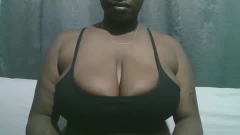 Snapshot of lady_dearra chatting on September 23, 1:52 am lady_dearra online show from September 23, 1:52 am